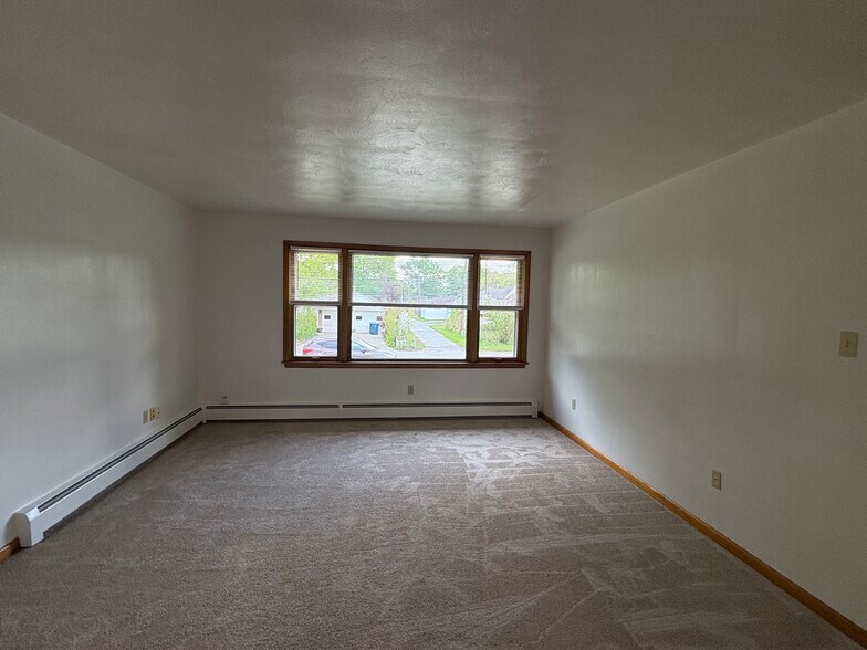 Bedroom - 8938 Hook St