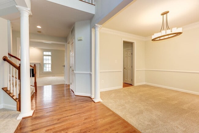 Building Photo - 2705 Mae Wade Ave