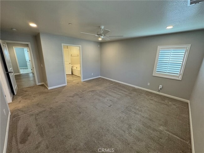 Building Photo - 501 Villa Way