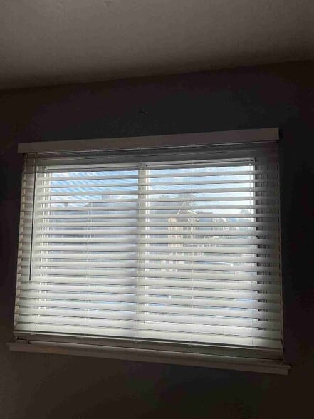 Building Photo - 215 Dennis Dr