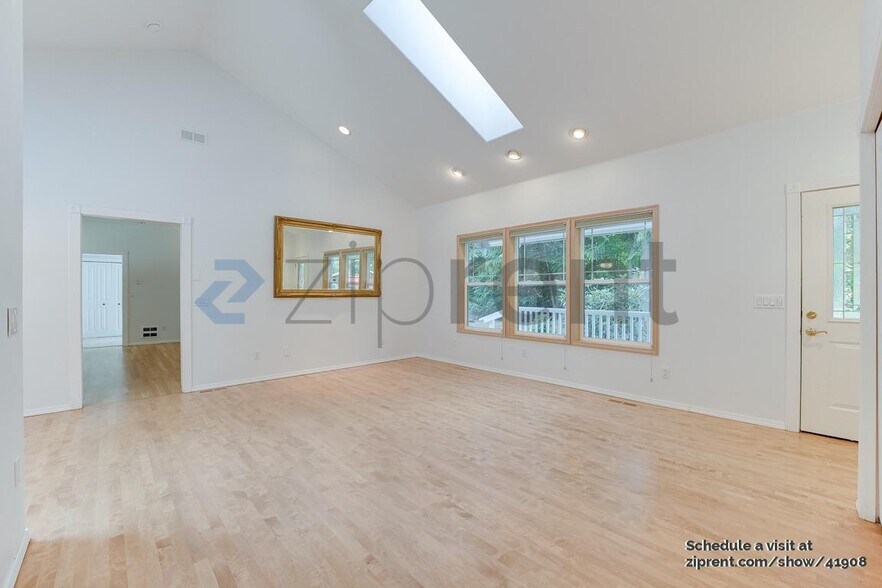 Building Photo - 13005 200th St SE