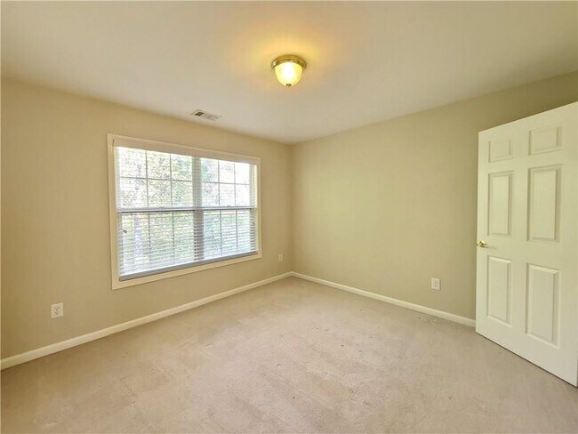 Building Photo - 7662 Forest Glen Way