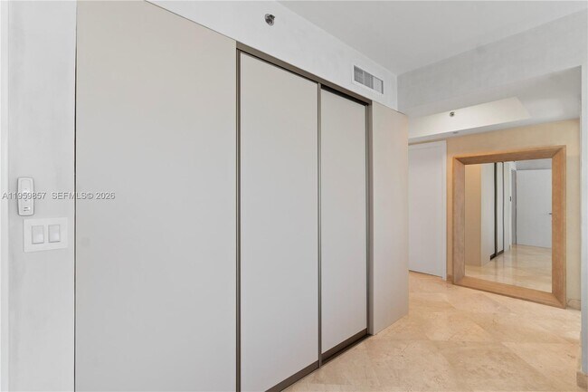 Building Photo - 18911 Collins Ave