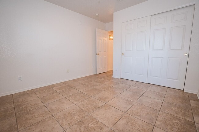 Building Photo - Beautiful Patio Home! 3 Bedrooms, 2 Bath, Split Floor Plan, Central A/C with 2 Car Garage