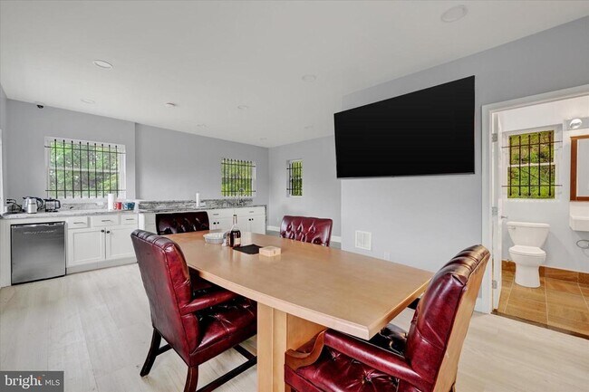 Building Photo - 2400 Annapolis Rd