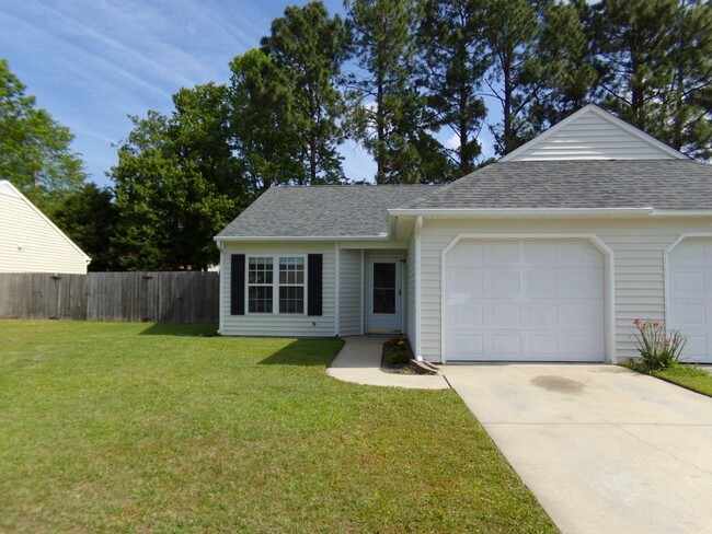 Building Photo - Modern Duplex in Havelock