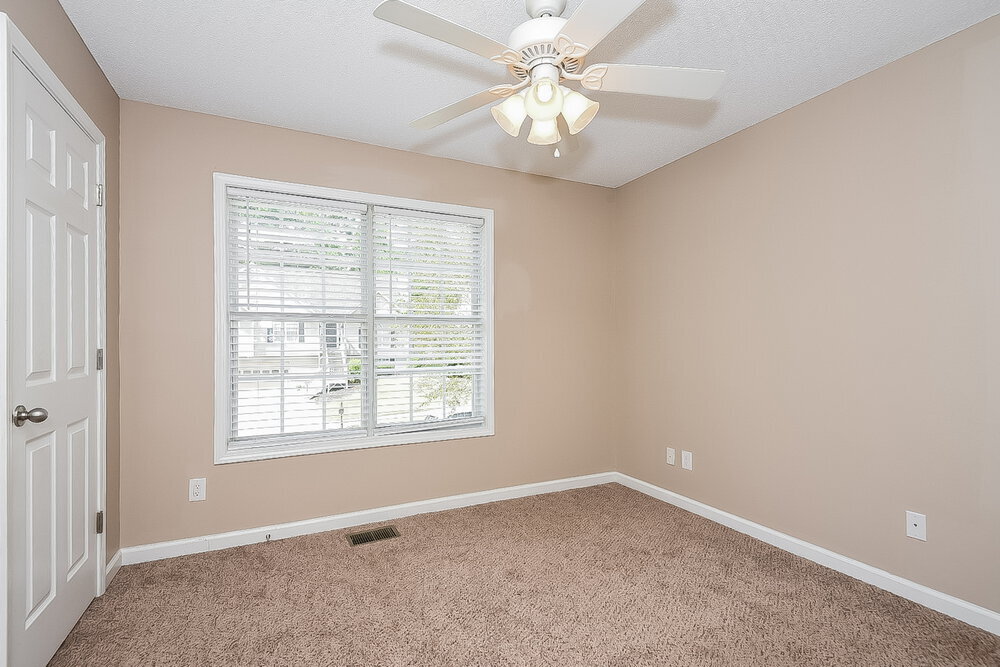 Building Photo - 4084 Mt Vernon Dr