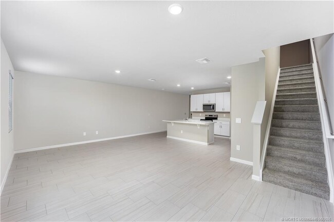 Building Photo - 407 Salisbury Cir