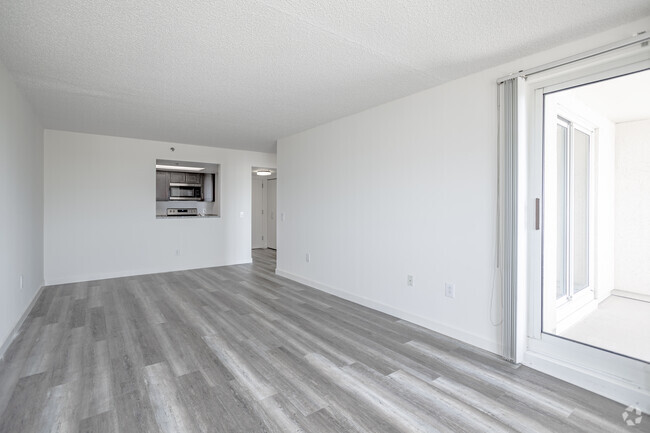 2BR, 2BA - Renovated - Ocean Terrace