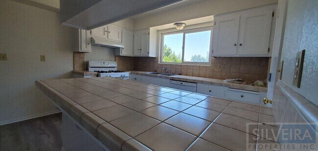 Building Photo - Three Bedroom Home In Orcut/Santa Maria