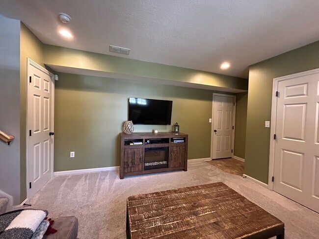 Building Photo - The best of Oakmont