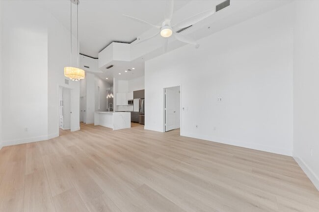 Building Photo - 300 S Australian Ave