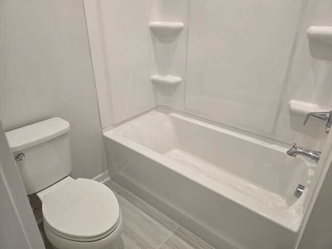 Building Photo - Beautiful New Constuction 3BR/2.5BA Townhouse