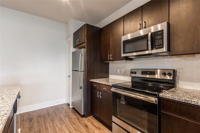 Building Photo - 1520 N Memorial Way