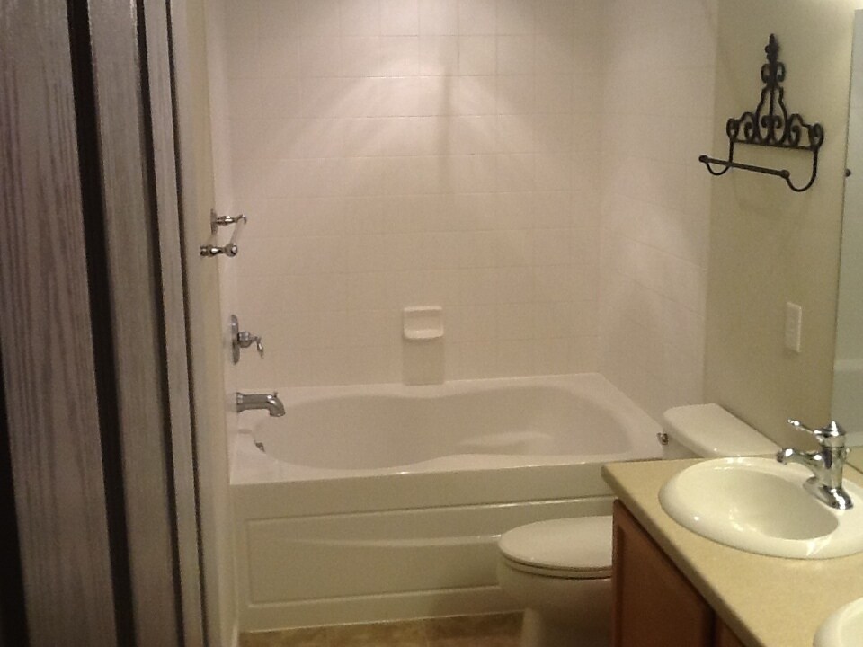 Building Photo - 936 Burning Bush Point