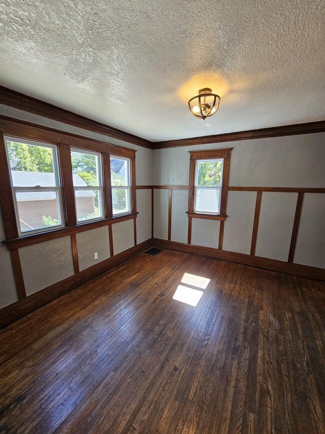 Building Photo - 117 Dawson St