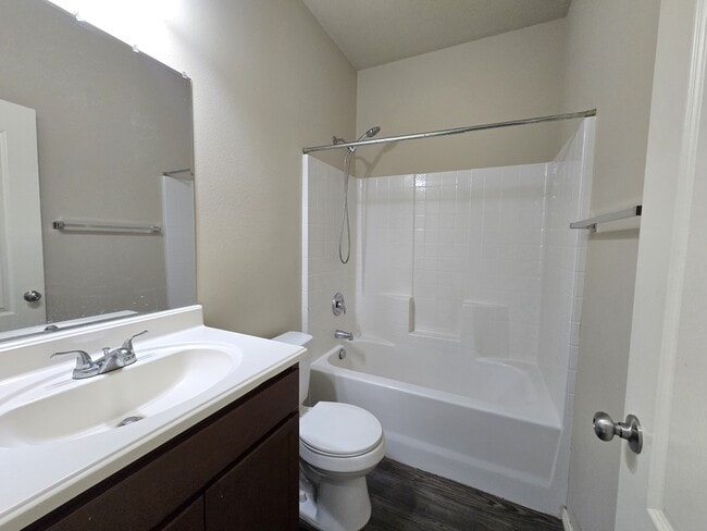 Building Photo - 322 Ambrose Avenue