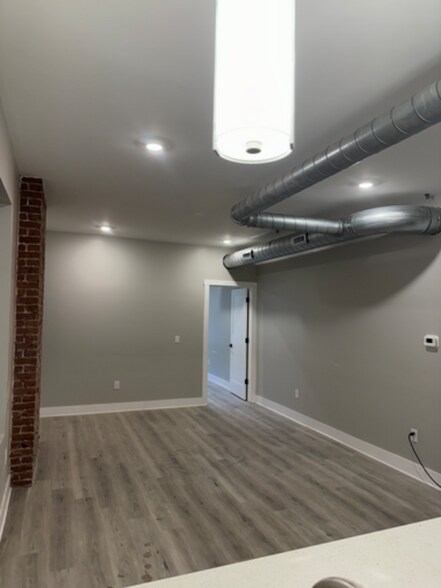 Building Photo - 436 North Ave