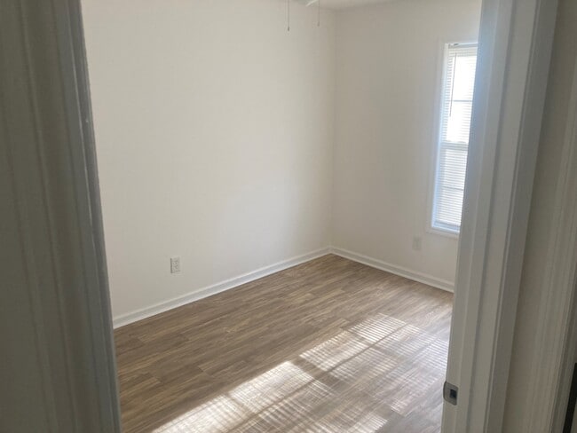 Building Photo - 1304 17th Ave