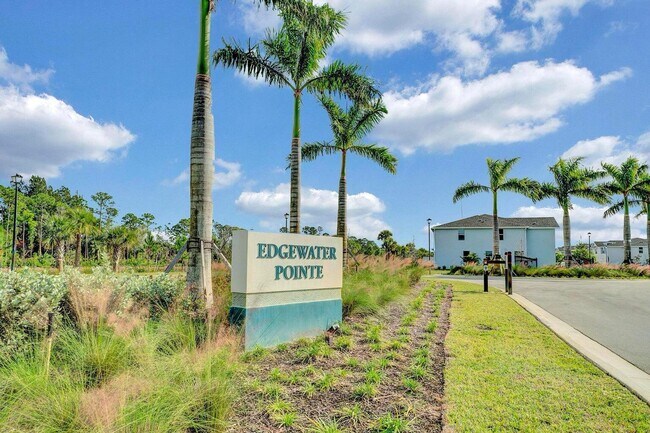 Building Photo - 5748 SE Edgewater Cir