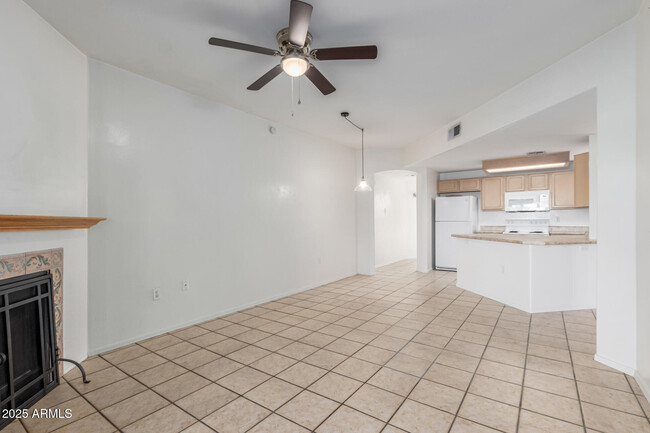 Primary Photo - 10401 N 52nd St