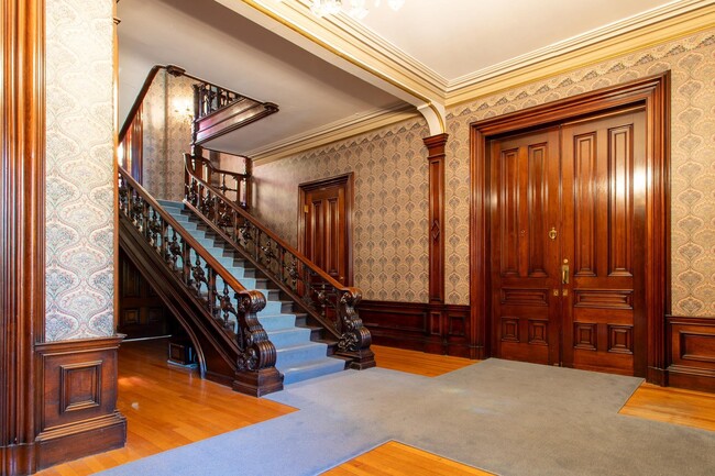 Building Photo - 241 Middle Street