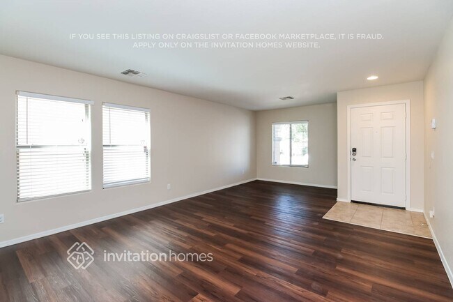 Building Photo - 7811 S 63rd Dr