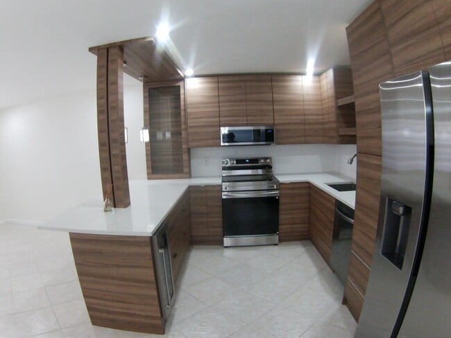 Building Photo - 319 Normandy G