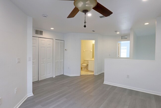 Building Photo - Forest Lake Townhomes 3629-102