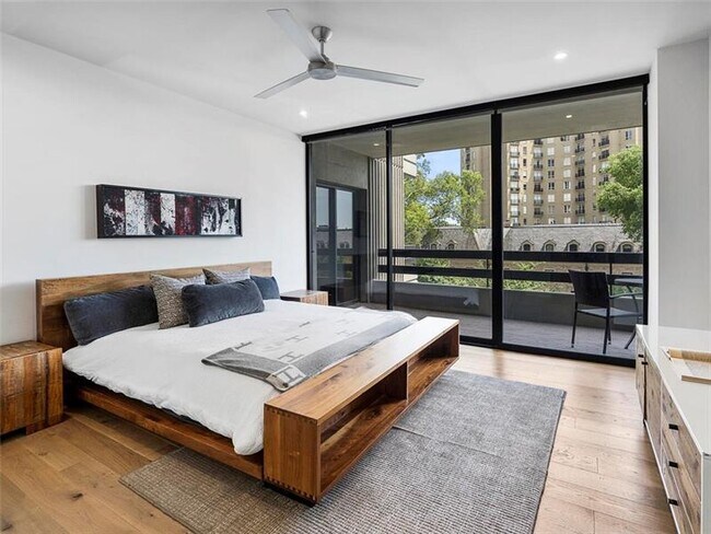 Building Photo - 2660 Peachtree Rd NW