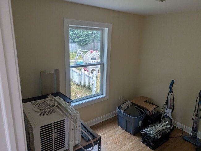 Building Photo - Gorgeous One+ bedroom in Brunswick