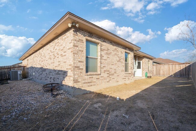 Building Photo - 306 Javier Dr