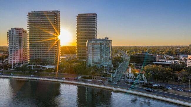 Building Photo - 2900 W Bay to Bay Blvd