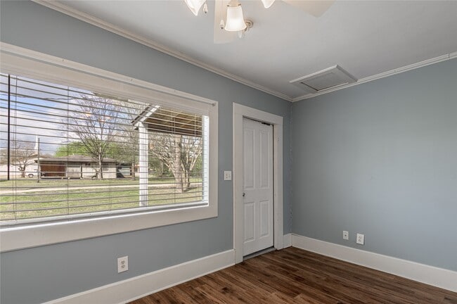 Building Photo - 254 S Railroad St