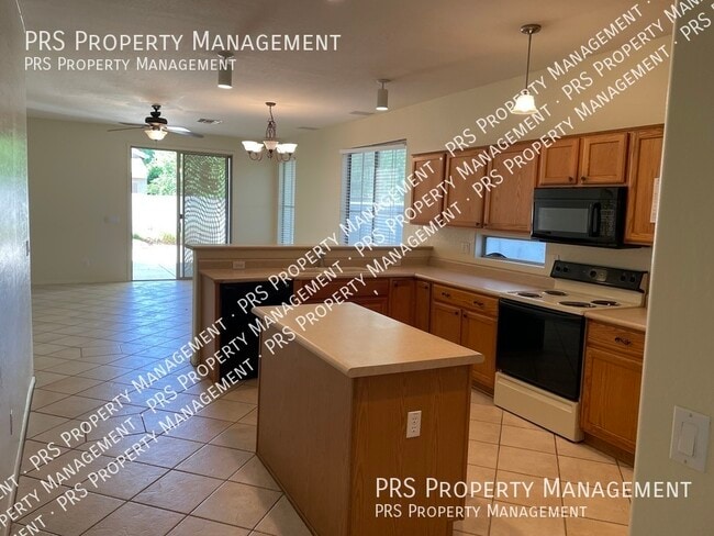 Building Photo - 3733 E Bruce Ct