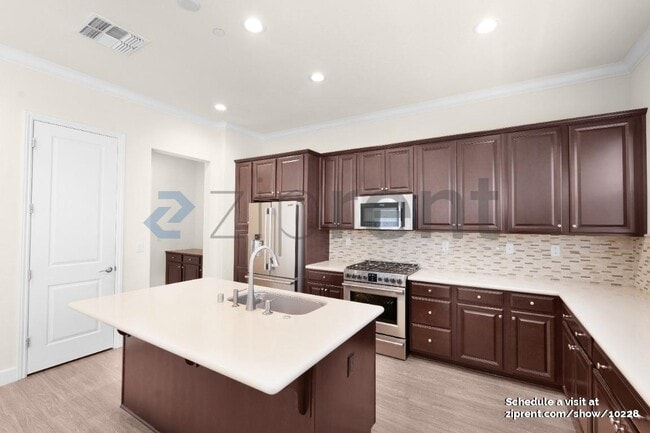 Building Photo - 941 Bracken Ct