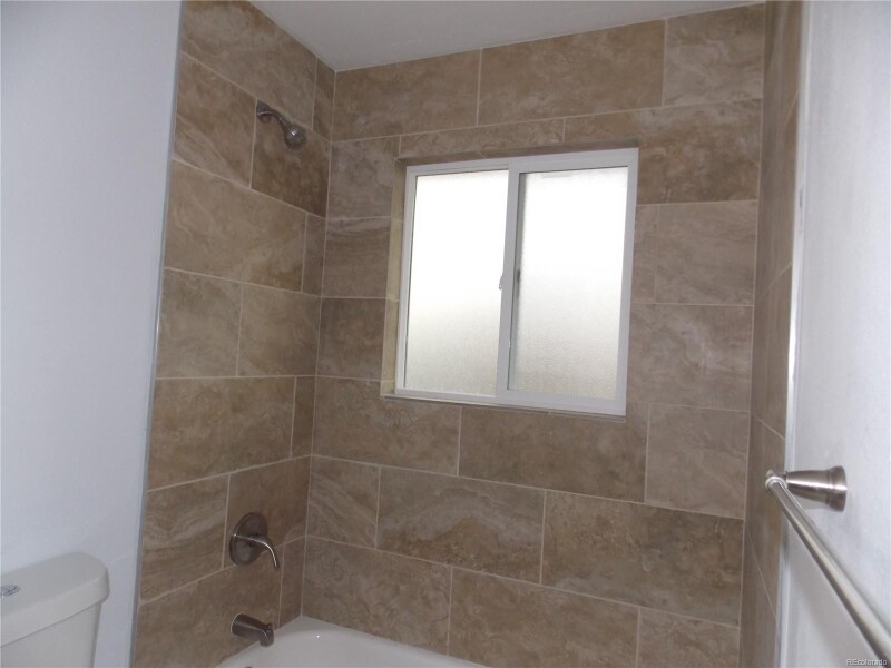 Building Photo - 3618 E 91st Ave