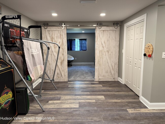 Building Photo - 7 Hammerstone Ln