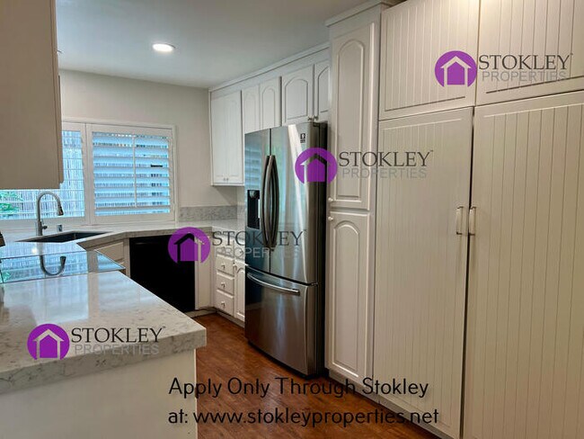 Building Photo - 1659 Siskiyou Dr