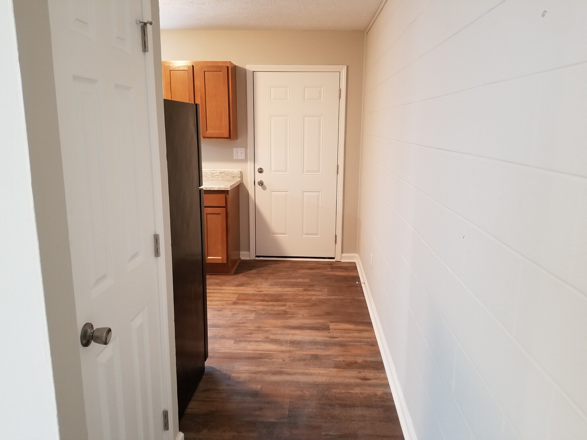 Building Photo - 924 Rarig Ave