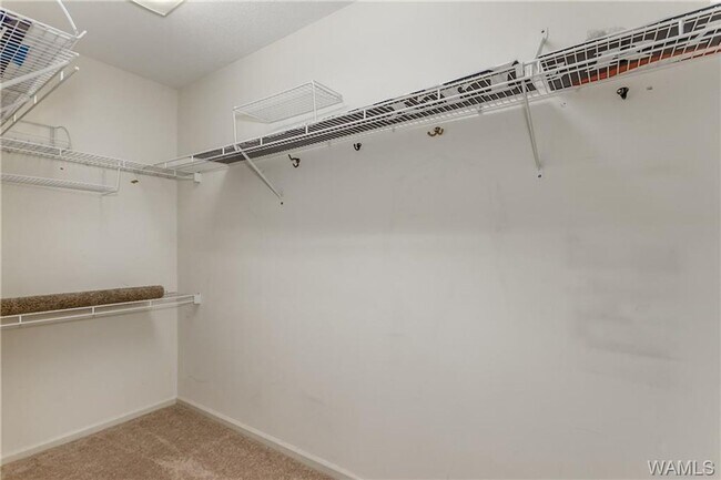 Building Photo - Fantastic 3BR 2Ba in popular Reston Place!