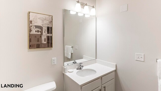 Building Photo - 556 Martin Rd SW