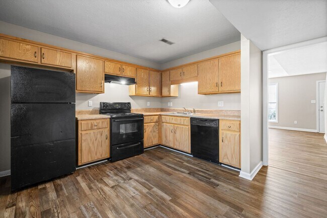 Building Photo - 375 Peabody Dr