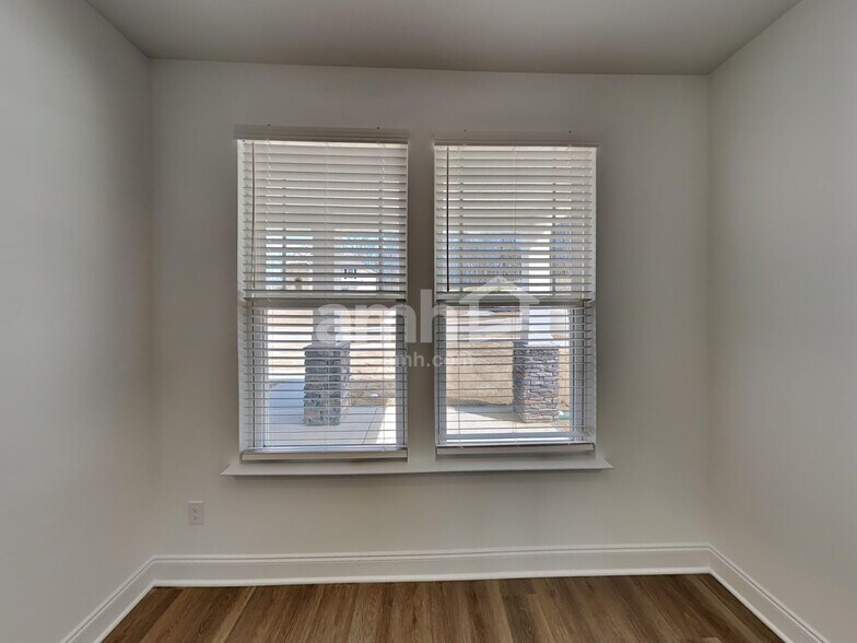 Building Photo - 243 Marin Dr