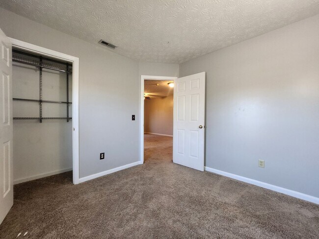 Building Photo - Beautiful 2-Story Home in Northmont School District