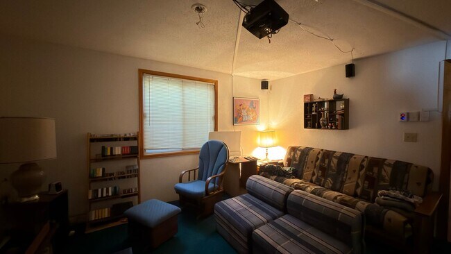 Building Photo - Great Furnished House In Fort Collins with all utilities included