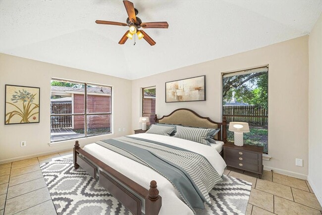 Building Photo - 2302 Bright Meadows Dr