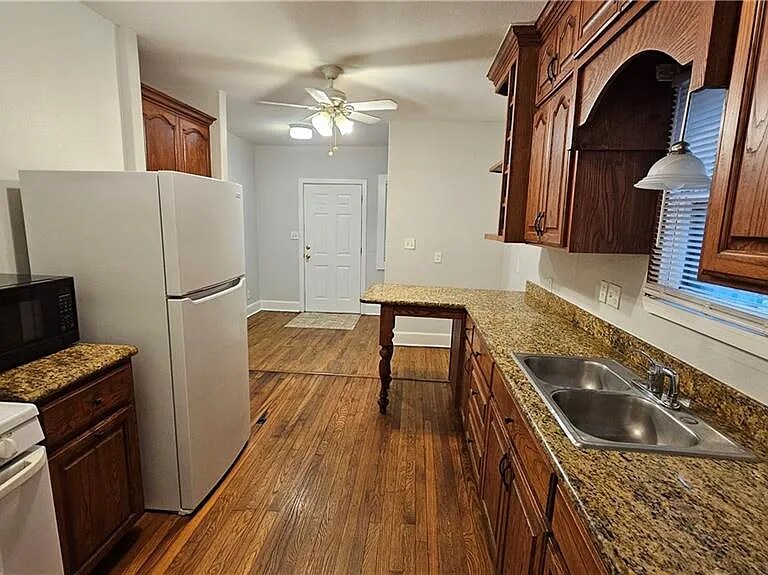 Building Photo - 1215 N 15th St