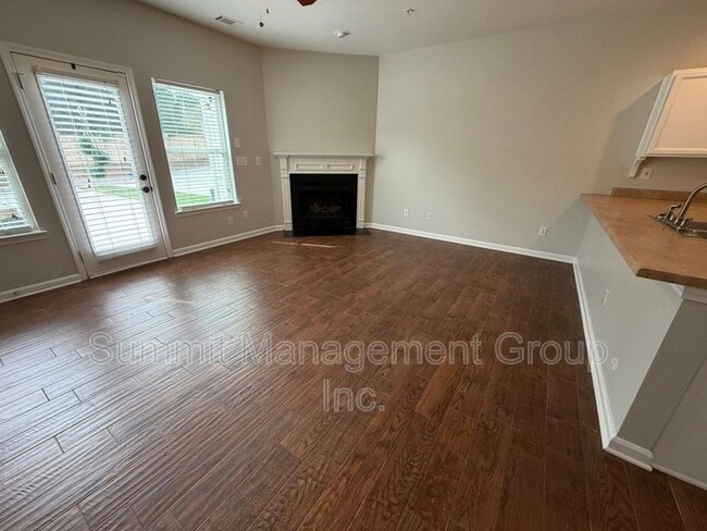 Building Photo - 180 Orchard Dr