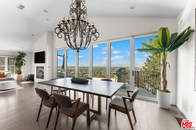 Building Photo - 3782 Berry Dr